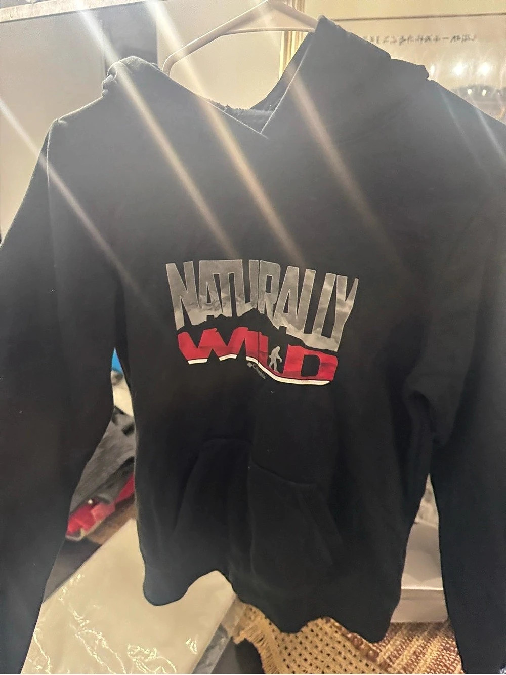 Columbia Naturally Wild Bigfoot Hoodie Graphic Black & Red Large kids